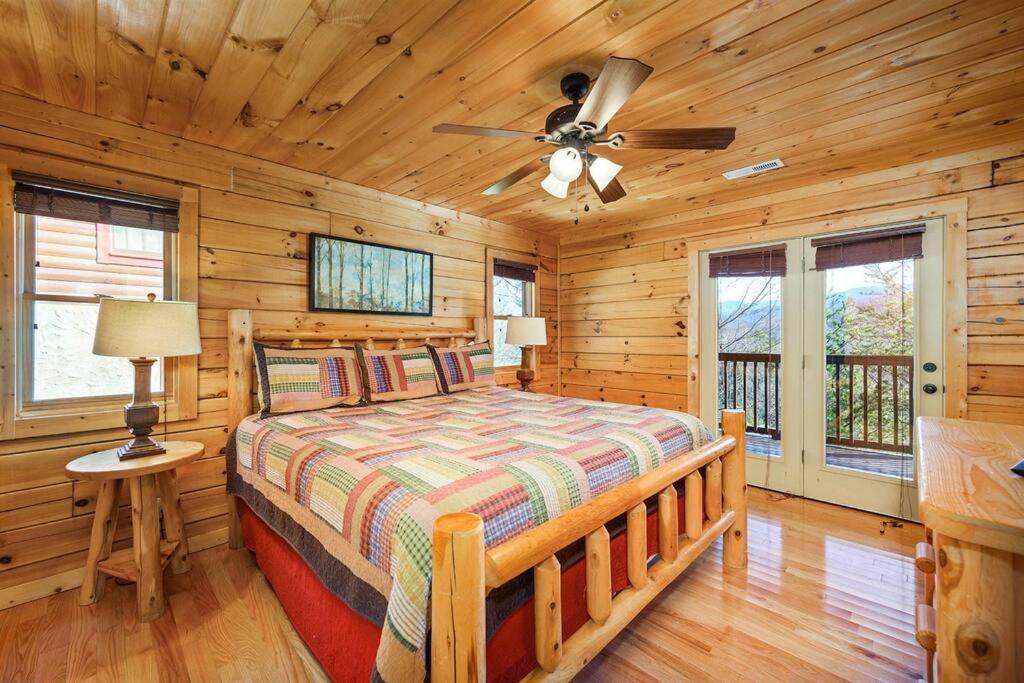Spacious Smokies Cabin - Hot Tub With Mountain Views Gatlinburg Esterno foto