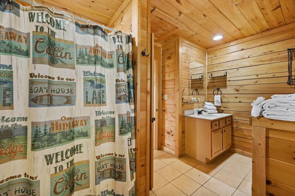 Spacious Smokies Cabin - Hot Tub With Mountain Views Gatlinburg Esterno foto