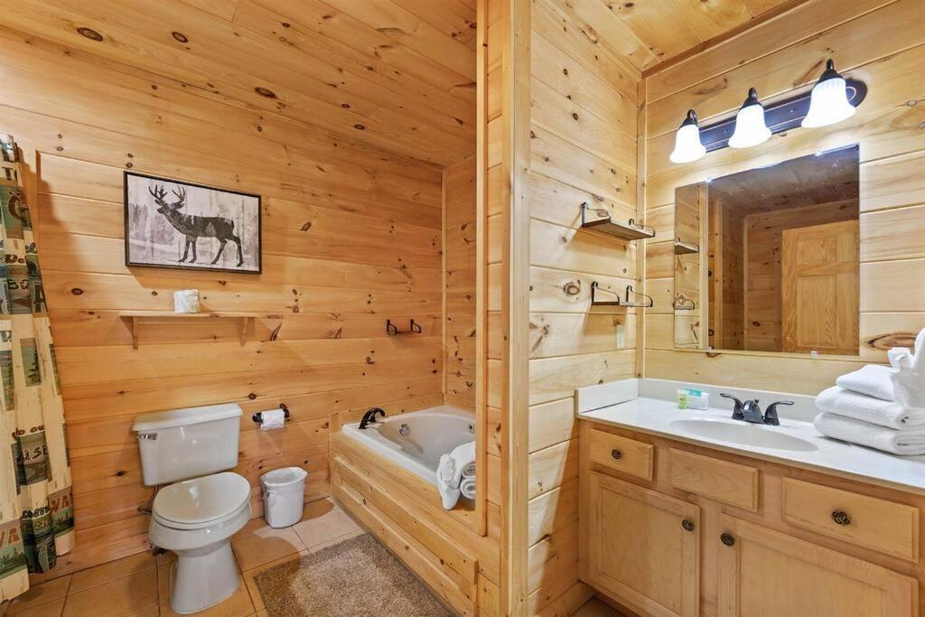 Spacious Smokies Cabin - Hot Tub With Mountain Views Gatlinburg Esterno foto