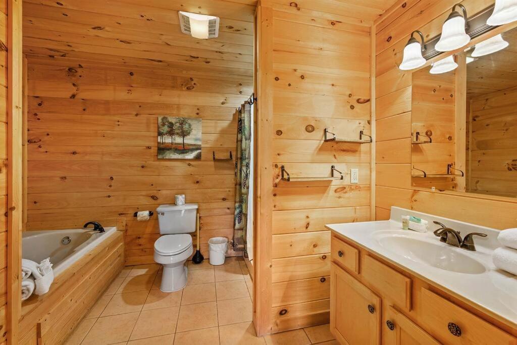 Spacious Smokies Cabin - Hot Tub With Mountain Views Gatlinburg Esterno foto