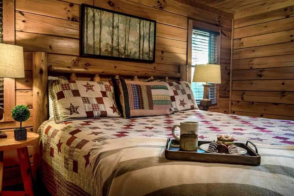 Spacious Smokies Cabin - Hot Tub With Mountain Views Gatlinburg Esterno foto