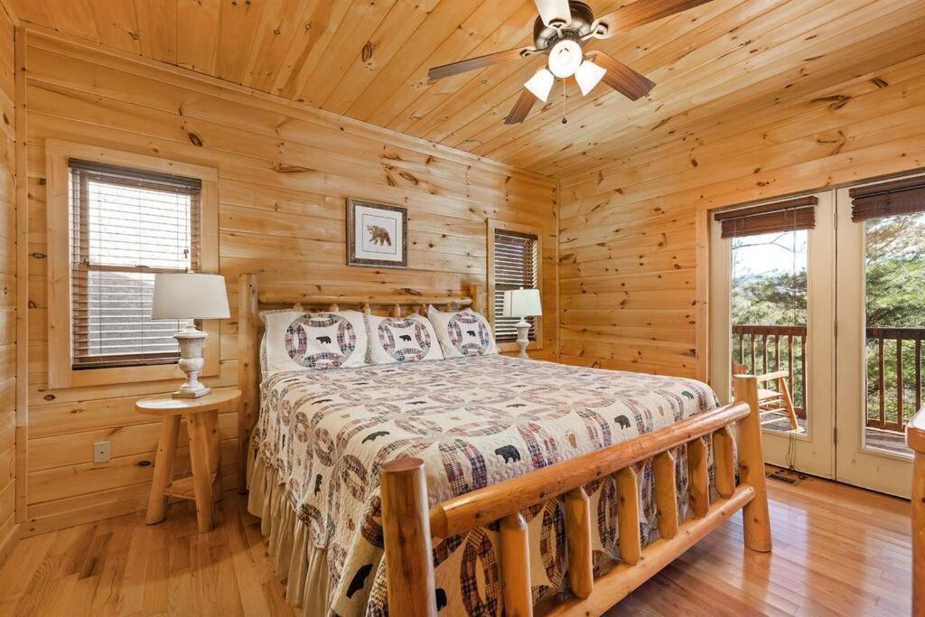 Spacious Smokies Cabin - Hot Tub With Mountain Views Gatlinburg Esterno foto