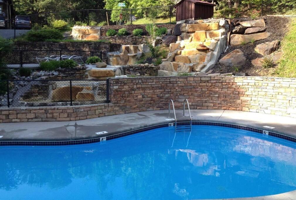 Spacious Smokies Cabin - Hot Tub With Mountain Views Gatlinburg Esterno foto