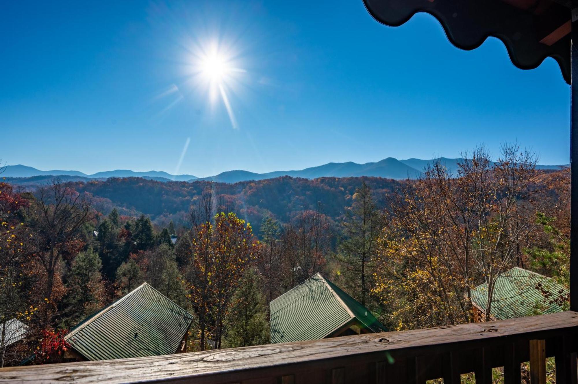 Spacious Smokies Cabin - Hot Tub With Mountain Views Gatlinburg Esterno foto